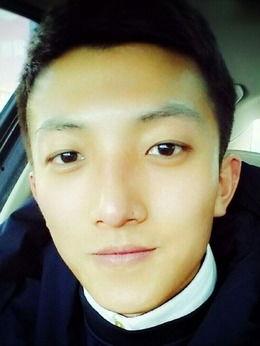 李天恩照片,镜头下的风采瞬间